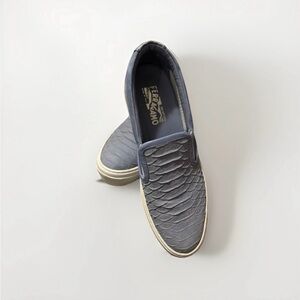 Sneakers / Tennis shoes 
Suede Leather Slip-On 
Size 7/12 Women’s